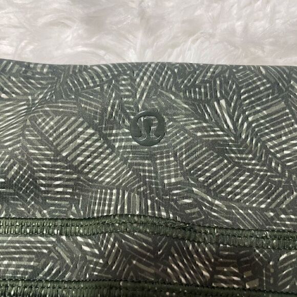 Lululemon Breezy Mesh Green Leaf Leggings Crop Capris Size 6 Athletic Stretch - Picture 8 of 9